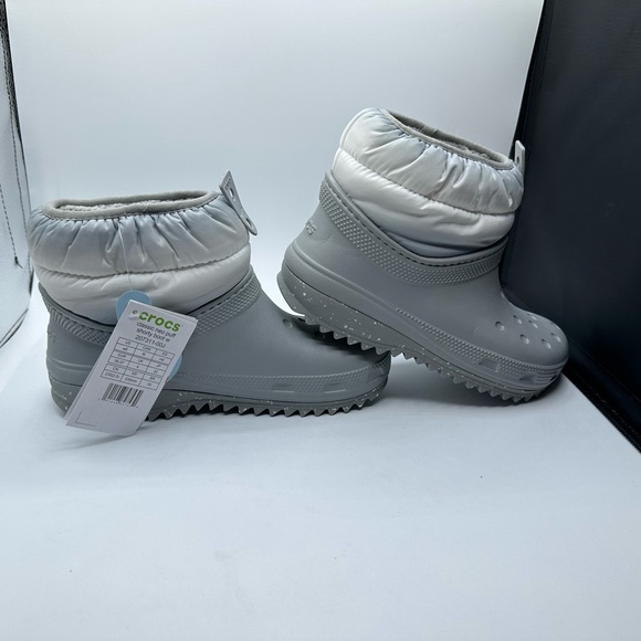 Crocs Boot Women Size 6 Grey White Classic Neo Puff Shorty Ankle Lined Snow NEW - Picture 5 of 7